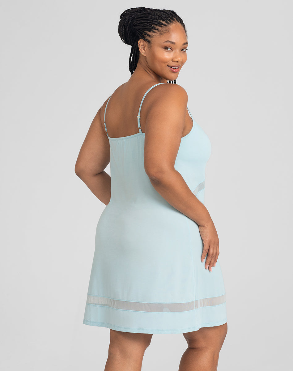 BlissWearChemise-Model-Glacier-1X-Anita-Side-2.jpg