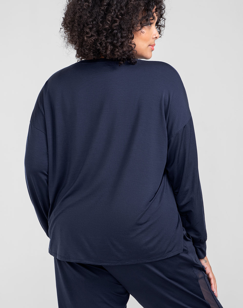 BlissWearLongSleeveTop-Model-Navy-XL-Courtney-Back.jpg