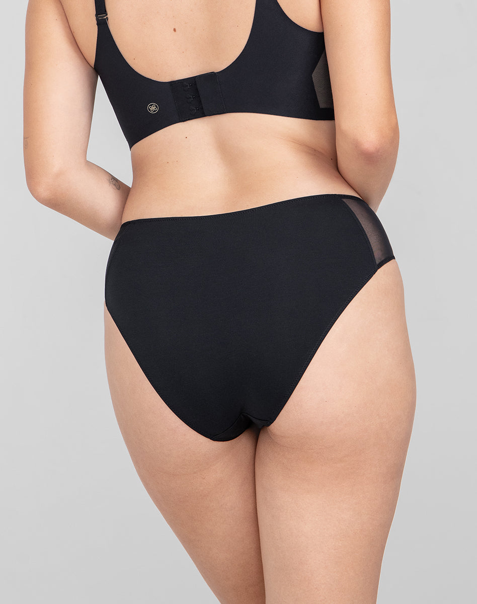 BlissWearMeshBikini-Model-Midnight-M-Raine-Back.jpg