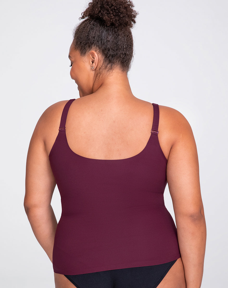 LWC-Model-Fig-XL-Larissa-Back.jpg