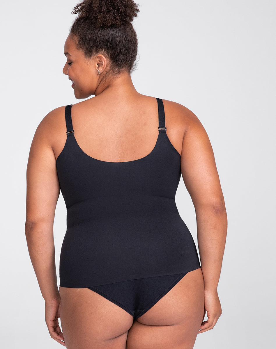 LWC-Model-Runway-XL-Larissa-Back.jpg