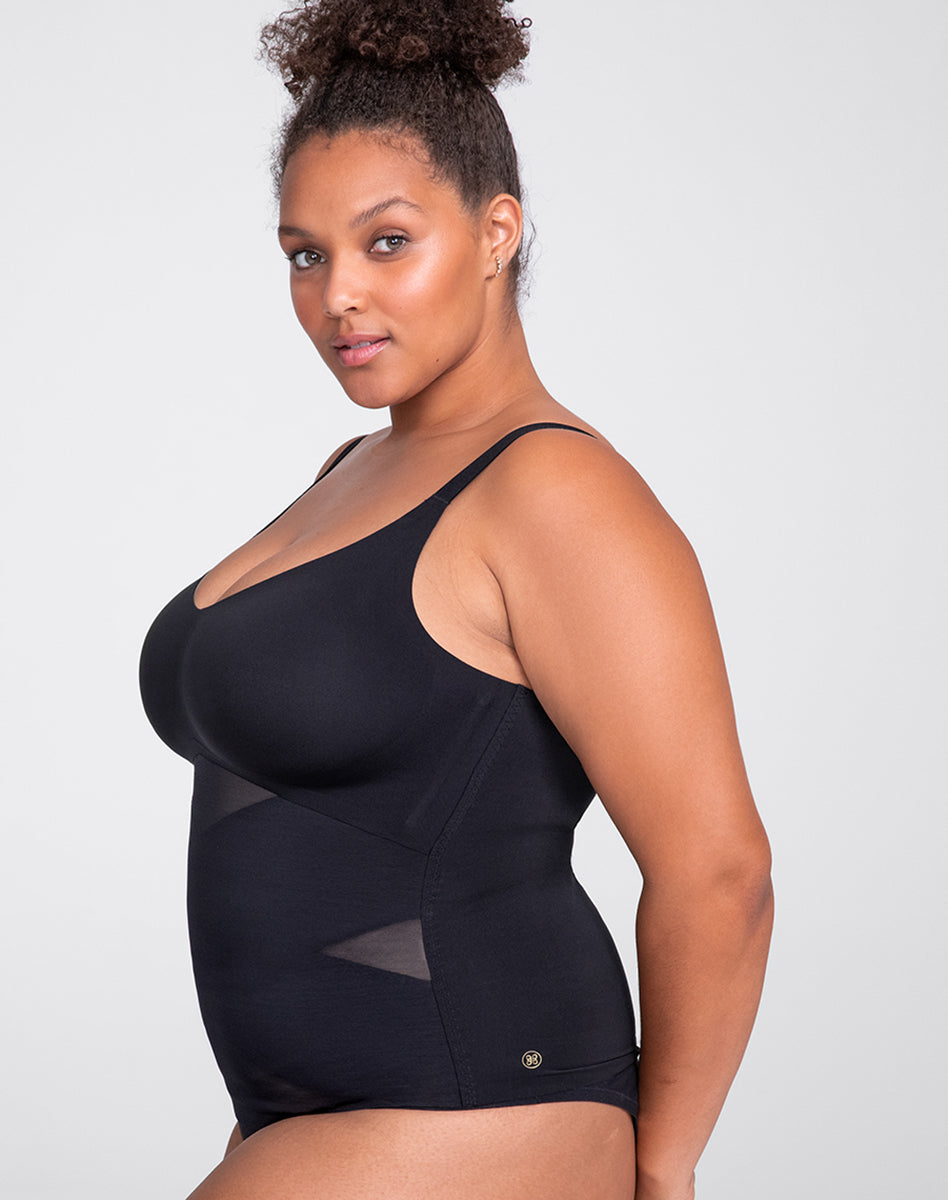 LWC-Model-Runway-XL-Larissa-Side.jpg