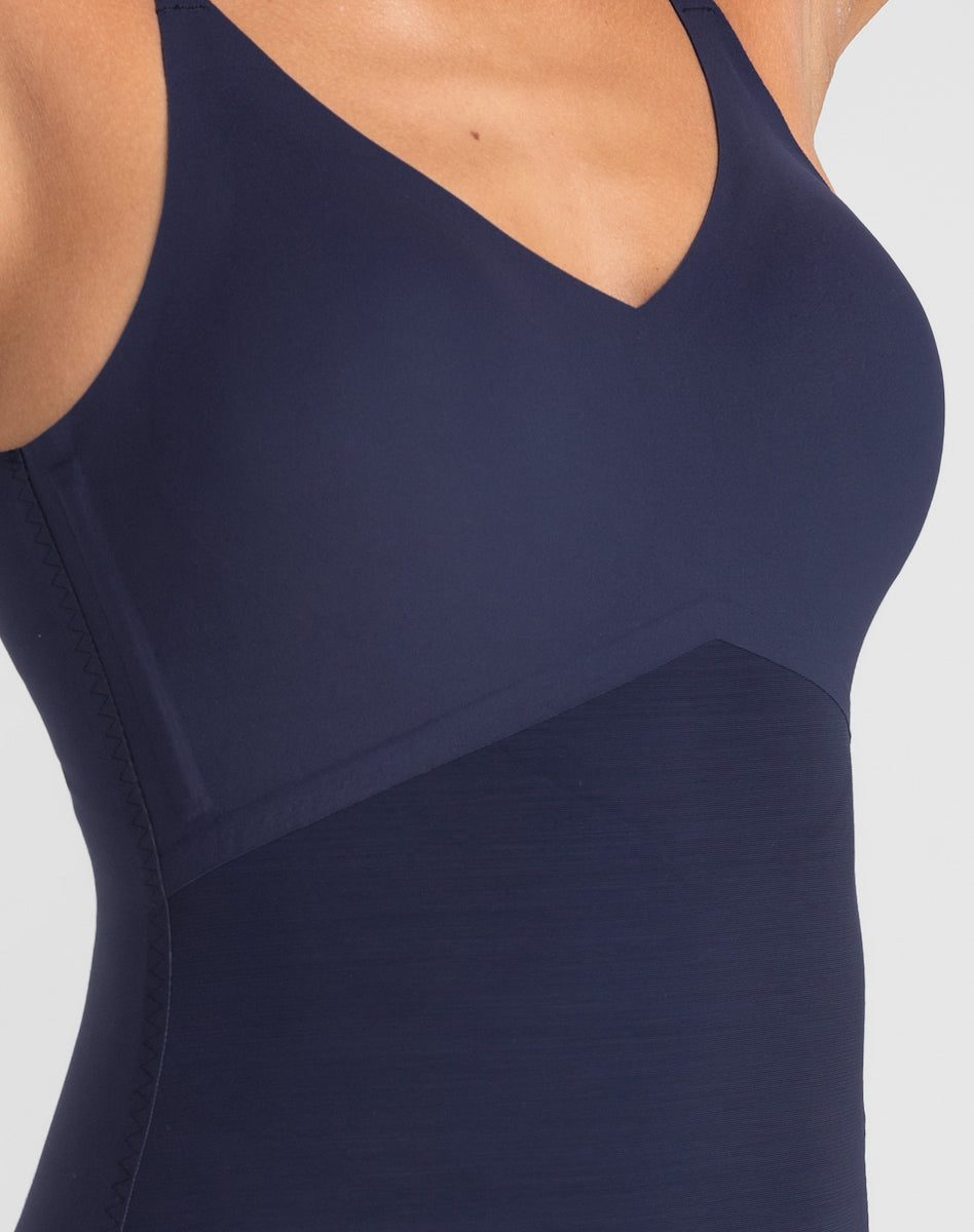 LiftWear_Cami-ZoomIn-Navy.jpg