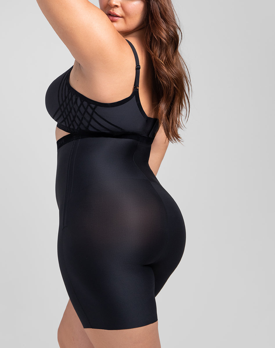 NoShowSuperHighWaistShort-Model-Vamp-1X-Bella-Back.jpg