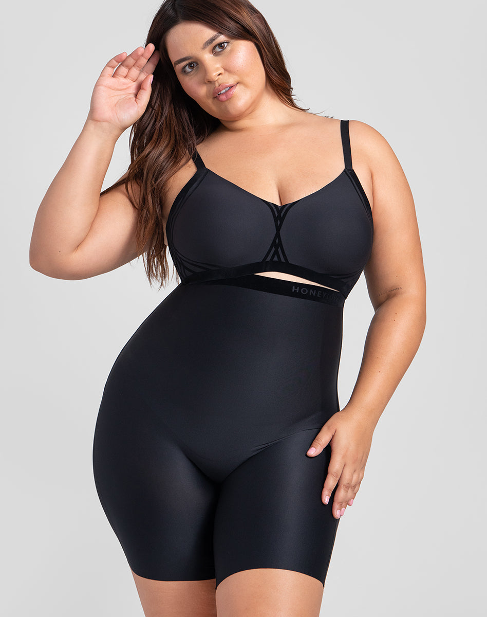 NoShowSuperHighWaistShort-Model-Vamp-1X-Bella-Front.jpg