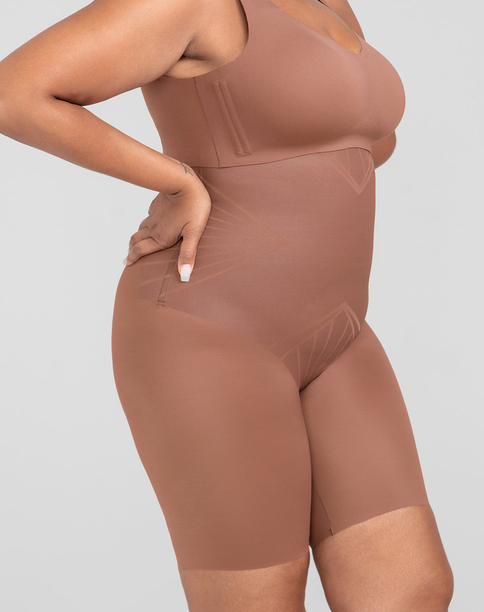 ShadowSculptHighWaistShort-Model-Toffee-XL-Courtney-Side.jpg