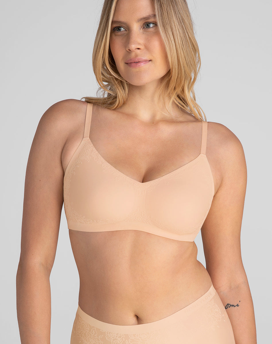 SilhouetteRBra-Model-Blush-M-Elle-Front.jpg