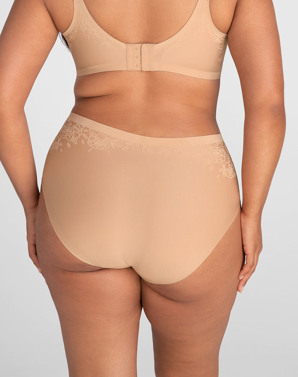 SilhouetteRosesBrief-Model-Sand-1X-Julia-Back.jpg