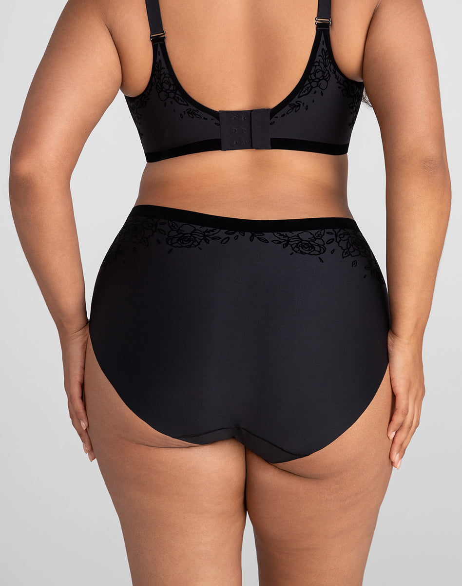 SilhouetteRosesBrief-Model-Vamp-1X-Julia-Back.jpg