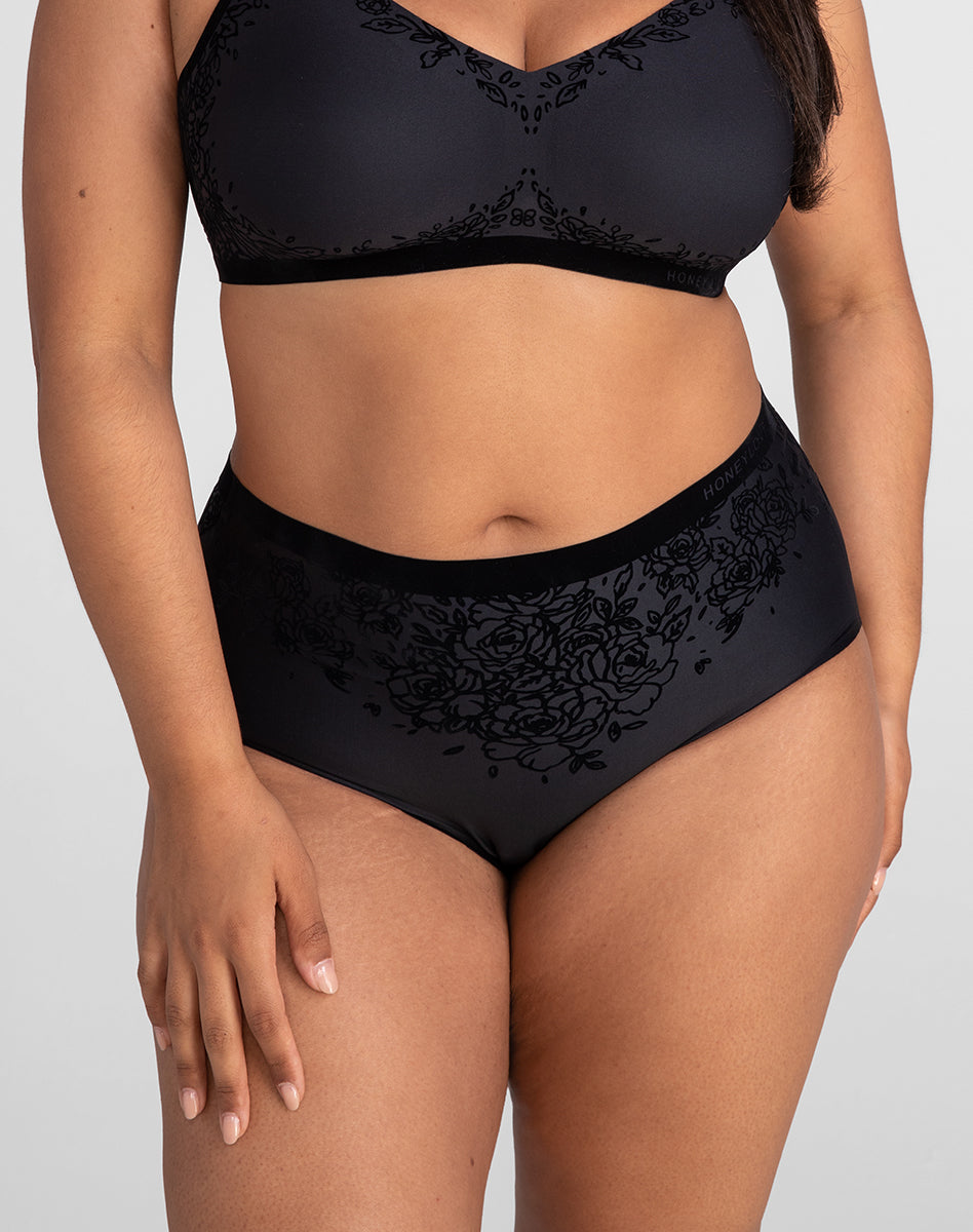 SilhouetteRosesBrief-Model-Vamp-1X-Julia-Front.jpg