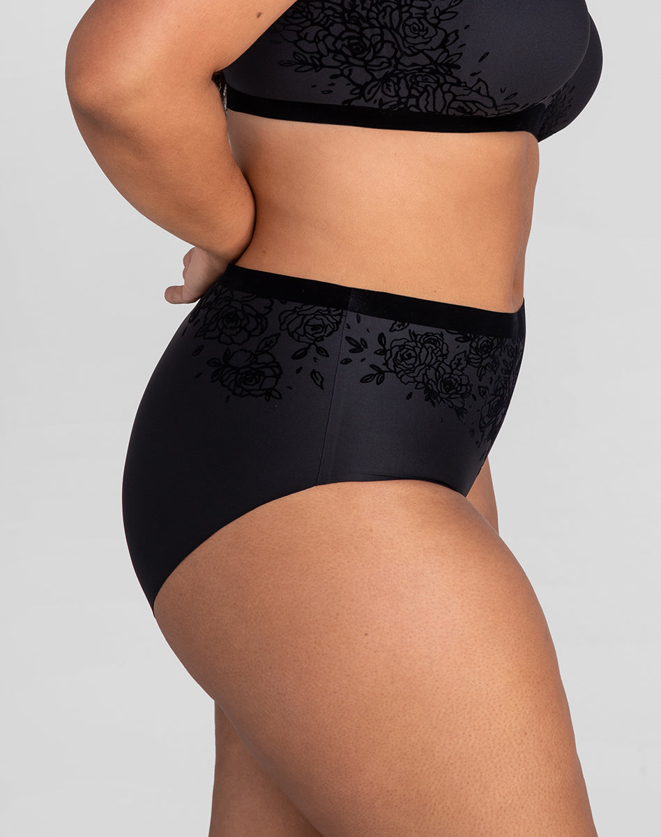 SilhouetteRosesBrief-Model-Vamp-1X-Julia-Side.jpg