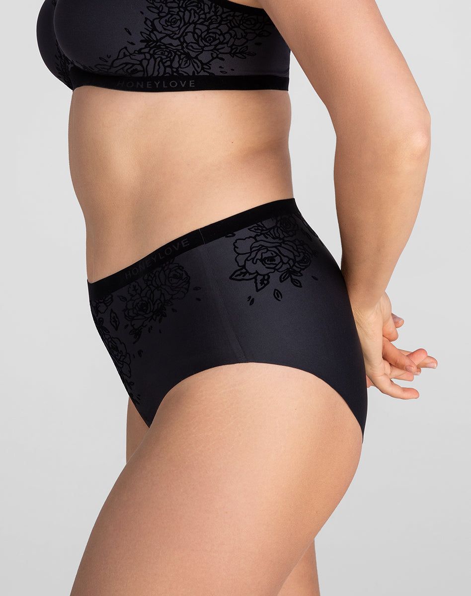 SilhouetteRosesBrief-Model-Vamp-M-Elle-Side.jpg