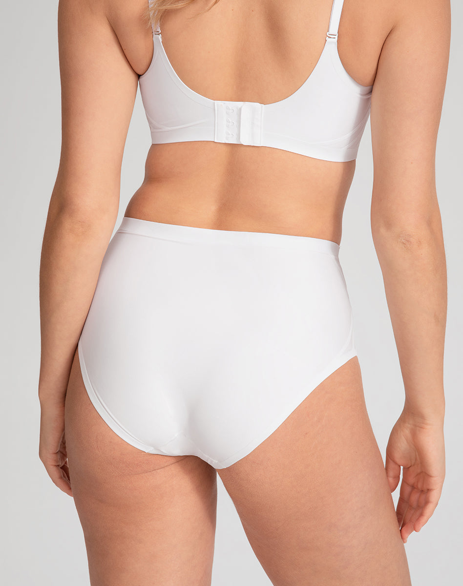 Silhouette_Brief-Model-Astral-M-Elle-Back.jpg