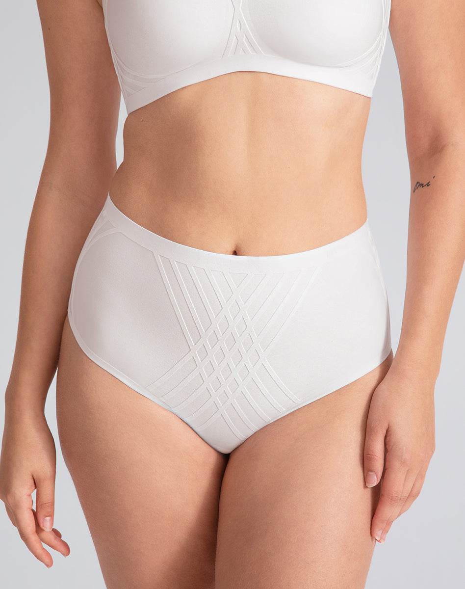 Silhouette_Brief-Model-Astral-M-Elle-Front.jpg