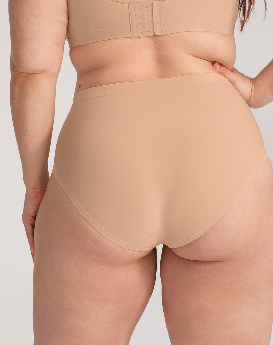Silhouette_Brief-Model-Sand-1X-Brianna-Back.jpg
