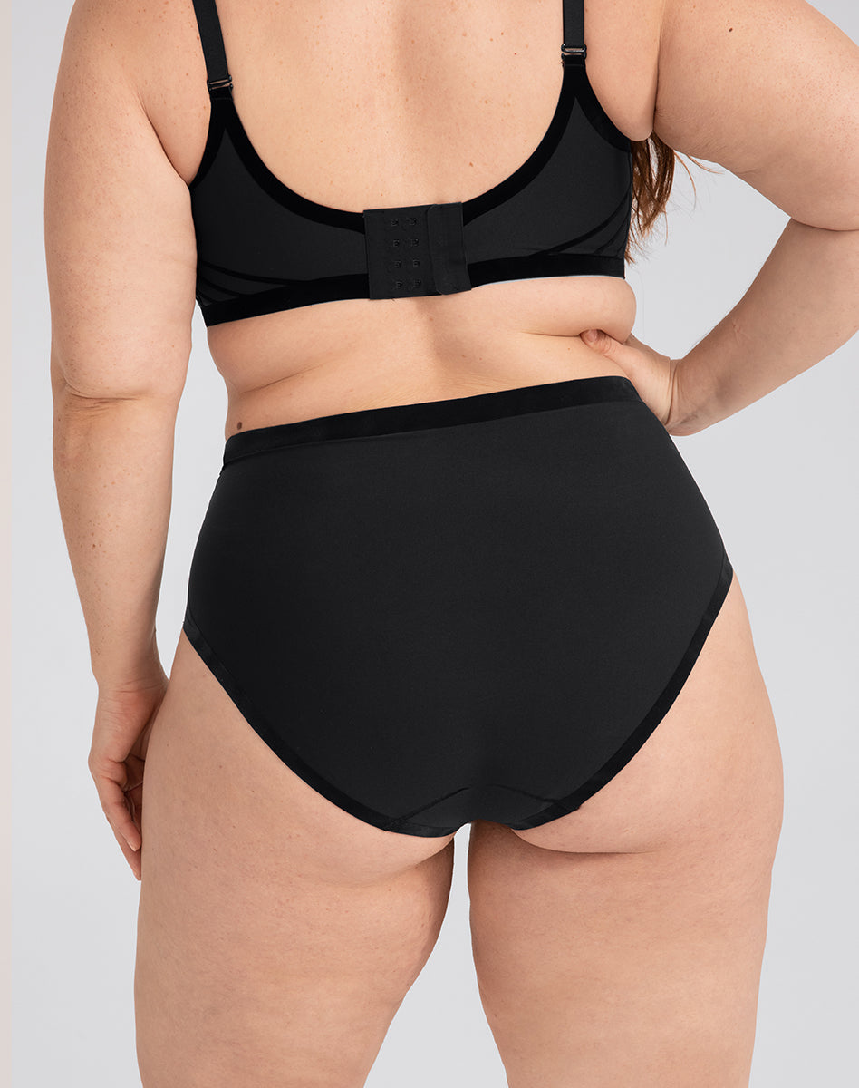 Silhouette_Brief-Model-Vamp-1X-Brianna-Back.jpg