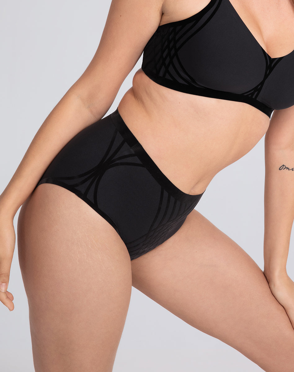 Silhouette_Brief-Model-Vamp-M-Elle-Side.jpg
